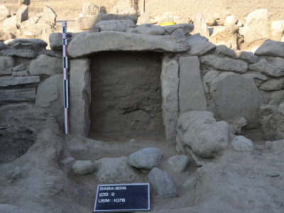 L’ingresso originario della camera funeraria principale – The original entrance of the main burial chamber
